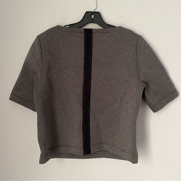 Kind Of Women’s Crew Neck Short Sleeve Cropped Gray Top size L - Picture 3 of 3